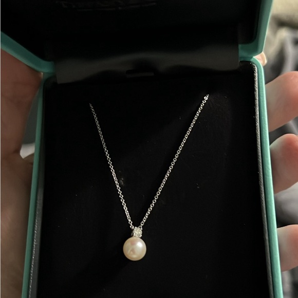 Tiffany & Co 18k white gold pearl necklace - Picture 1 of 3